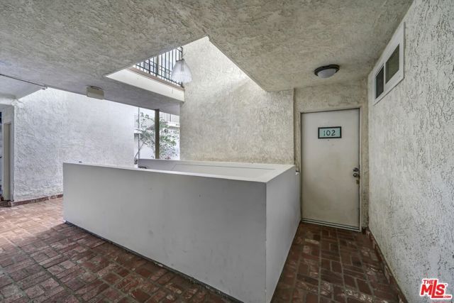 9005 Cynthia Street 102, West Hollywood, CA 90069