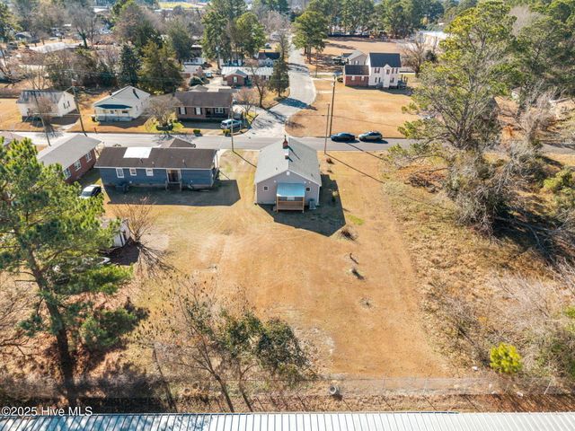 210 Faulk Street, Williamston, NC 27892