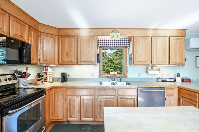 86 Sadys Lane, Falmouth, MA 02536