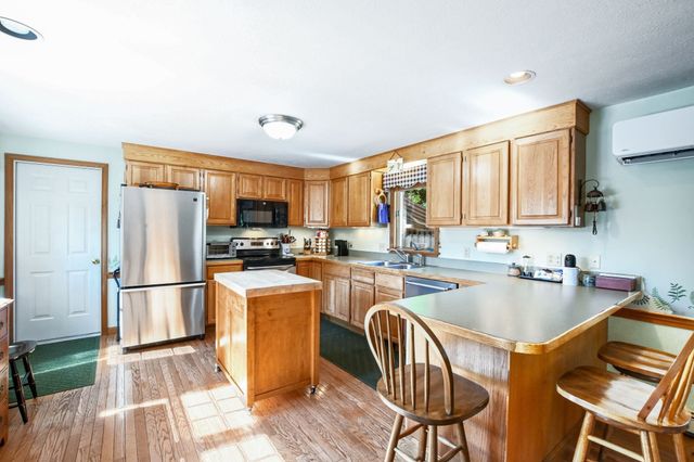 86 Sadys Lane, Falmouth, MA 02536