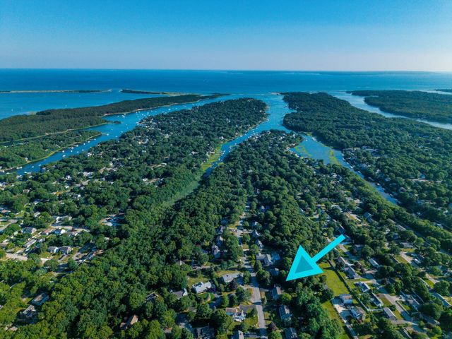 86 Sadys Lane, Falmouth, MA 02536