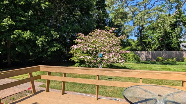 86 Sadys Lane, Falmouth, MA 02536