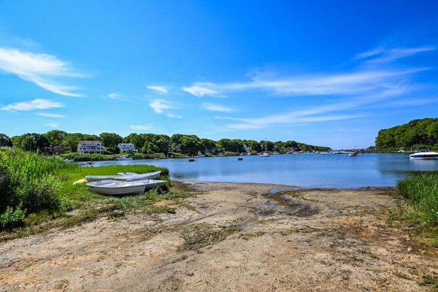 86 Sadys Lane, Falmouth, MA 02536