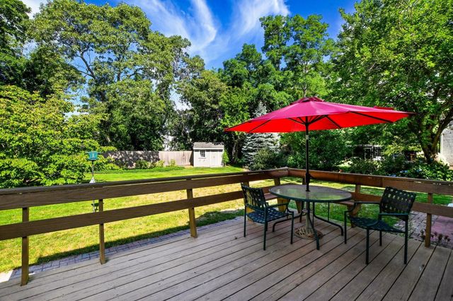 86 Sadys Lane, Falmouth, MA 02536