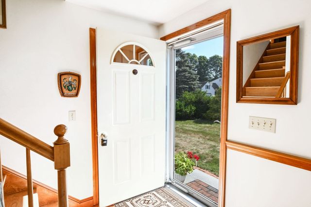 86 Sadys Lane, Falmouth, MA 02536