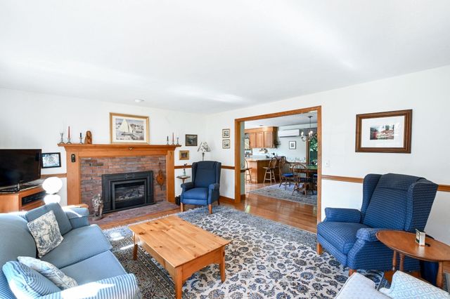 86 Sadys Lane, Falmouth, MA 02536