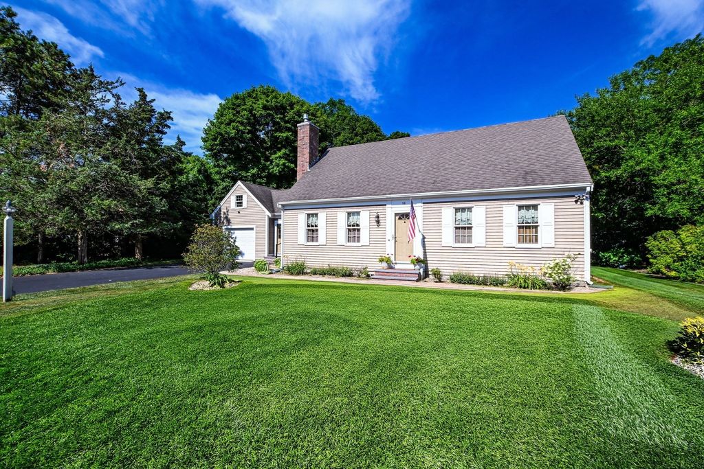 86 Sadys Lane, Falmouth, MA 02536