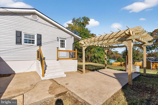 8915 SYLVANIA ST, Lorton, VA 22079