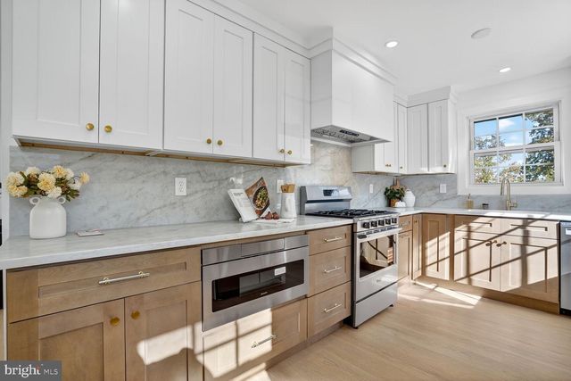 8915 SYLVANIA ST, Lorton, VA 22079