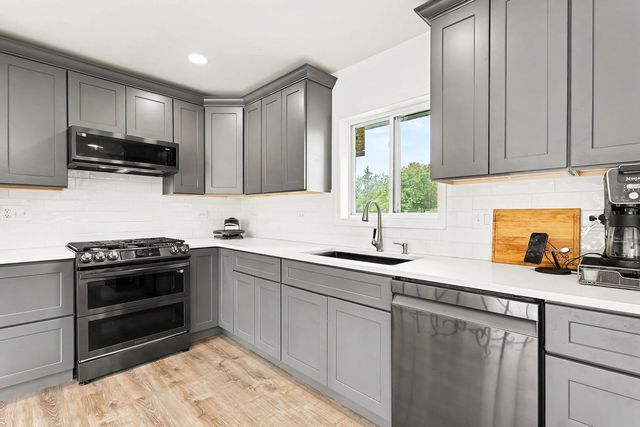 524 Dogwood Court, Joliet, IL 60431