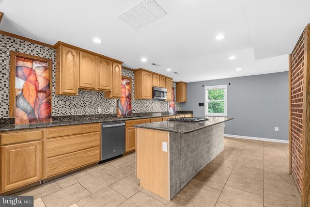 2420 59TH, Cheverly, MD 20785