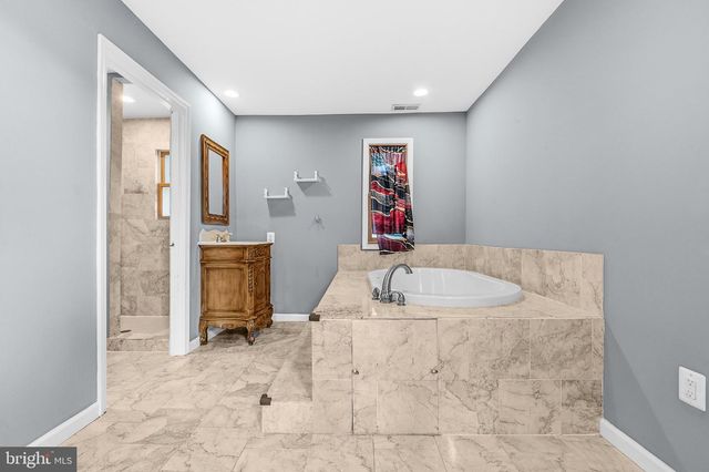 2420 59TH, Cheverly, MD 20785