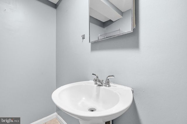 2420 59TH, Cheverly, MD 20785