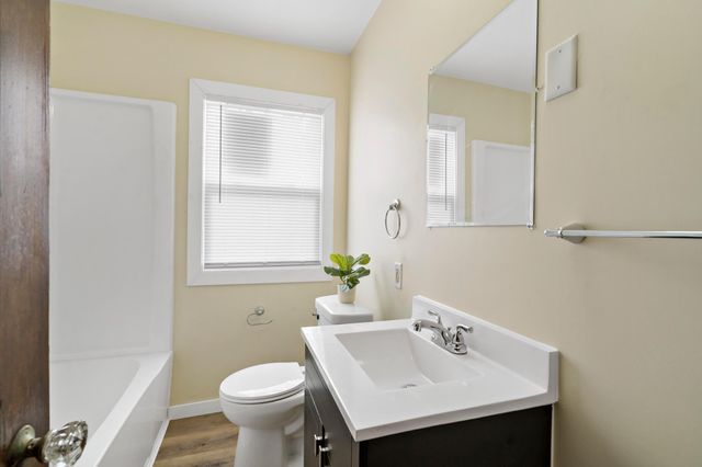 2032 Ames Avenue, Saint Paul, MN 55119