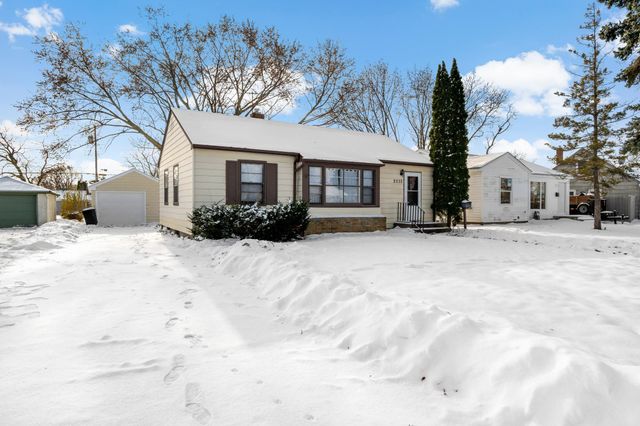 2032 Ames Avenue, Saint Paul, MN 55119