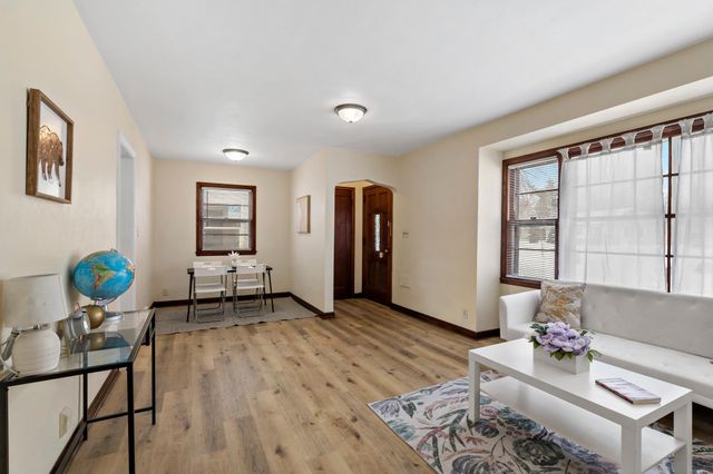 2032 Ames Avenue, Saint Paul, MN 55119