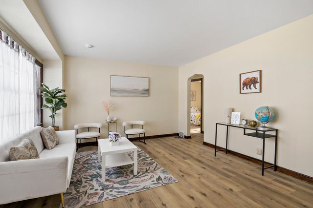 2032 Ames Avenue, Saint Paul, MN 55119