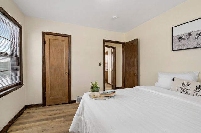 2032 Ames Avenue, Saint Paul, MN 55119