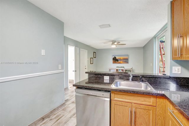 10948 NW 12th Ct, Plantation, FL 33322
