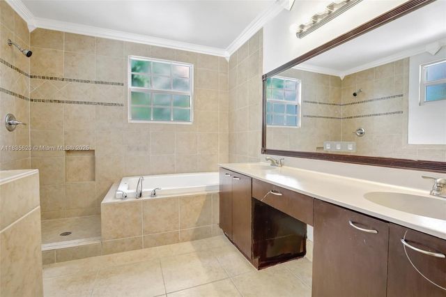 10948 NW 12th Ct, Plantation, FL 33322