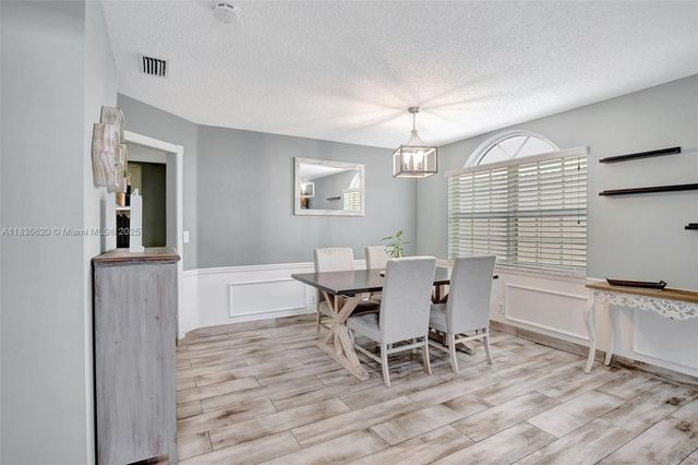 10948 NW 12th Ct, Plantation, FL 33322