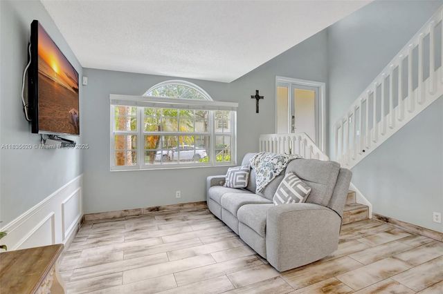 10948 NW 12th Ct, Plantation, FL 33322