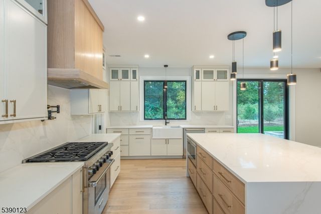 1 Philips Ln A, Denville Twp., NJ 07834