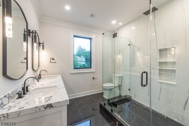 1 Philips Ln A, Denville Twp., NJ 07834