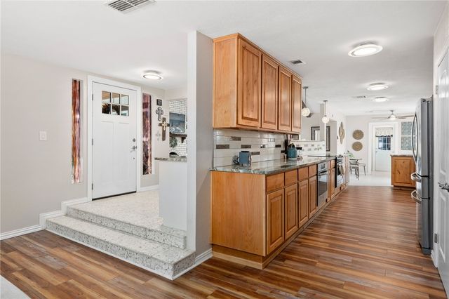 1518 Kenwood Dr, Aransas Pass, TX 78336