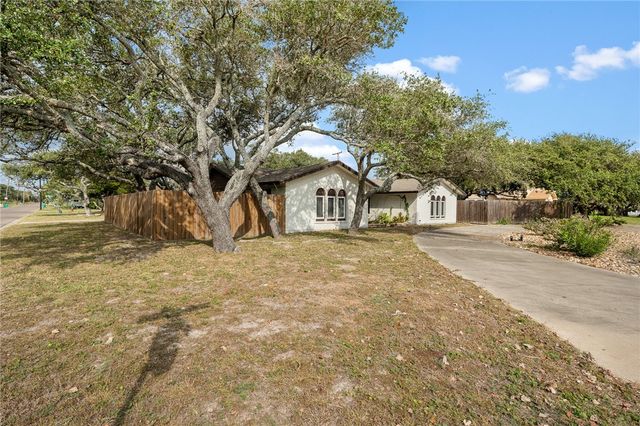1518 Kenwood Dr, Aransas Pass, TX 78336