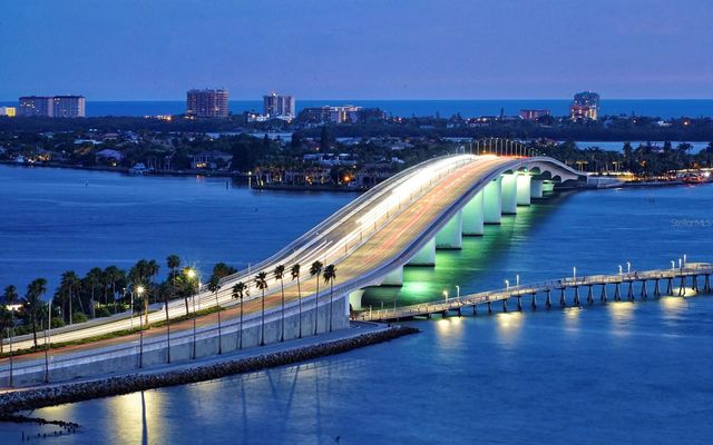 1750 BENJAMIN FRANKLIN DRIVE 6F, Sarasota, FL 34236