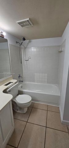 990 Coral Club Dr 990, Coral Springs, FL 33071