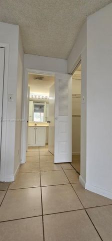 990 Coral Club Dr 990, Coral Springs, FL 33071