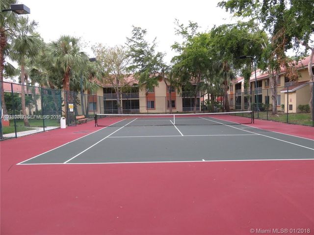 990 Coral Club Dr 990, Coral Springs, FL 33071