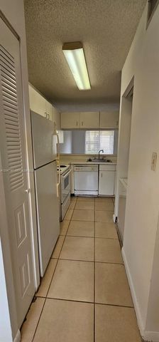 990 Coral Club Dr 990, Coral Springs, FL 33071