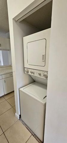 990 Coral Club Dr 990, Coral Springs, FL 33071