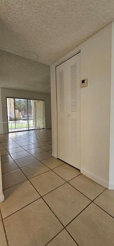990 Coral Club Dr 990, Coral Springs, FL 33071