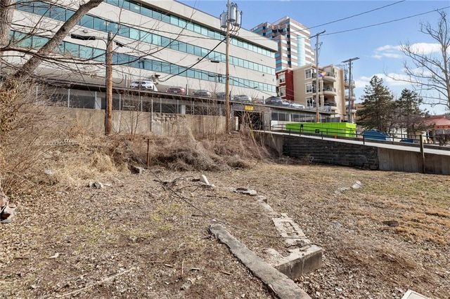 4515 Jarboe Street, Kansas City, MO 64111