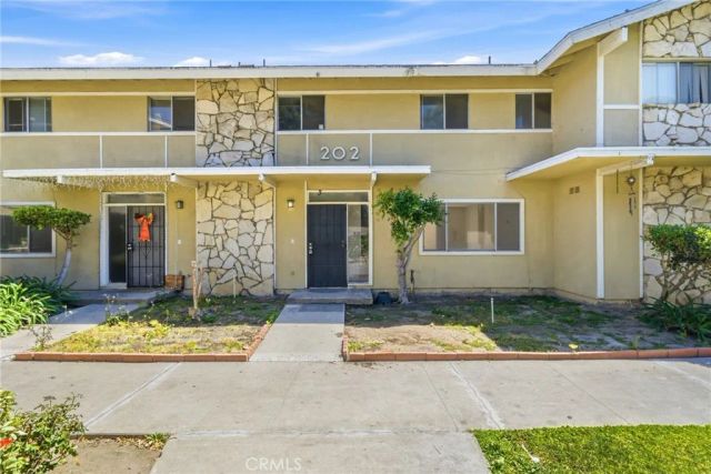 202 E Clifton 3, Anaheim, CA 92805