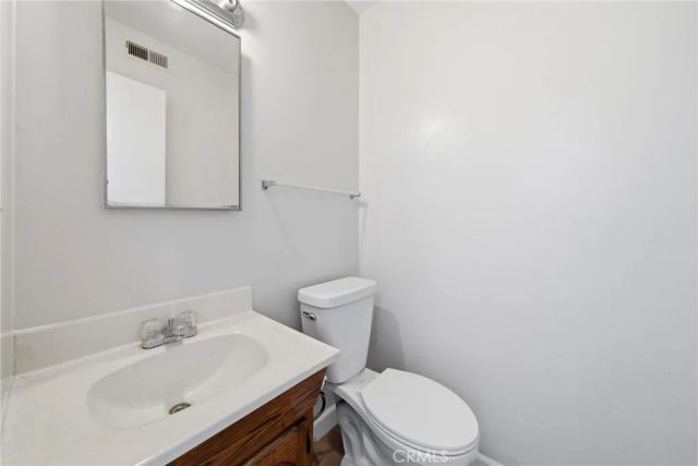 202 E Clifton 3, Anaheim, CA 92805