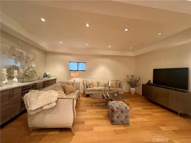 14721 Valley Vista, Sherman Oaks, CA 91403