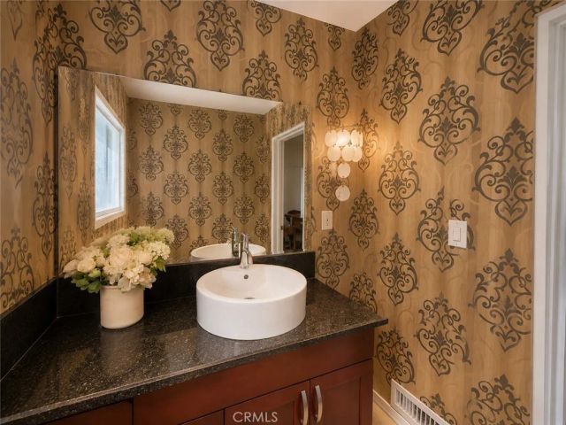 14721 Valley Vista, Sherman Oaks, CA 91403