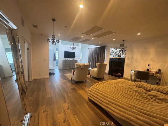 14721 Valley Vista, Sherman Oaks, CA 91403