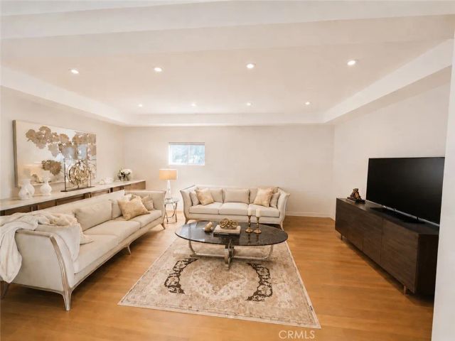 14721 Valley Vista, Sherman Oaks, CA 91403