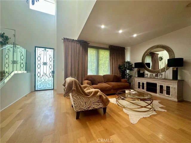 14721 Valley Vista, Sherman Oaks, CA 91403