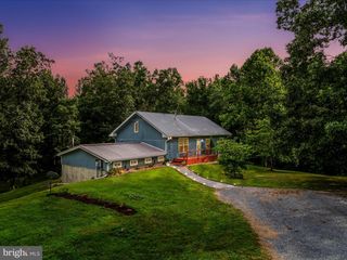 318 HOUSEHOLDER RD, Hedgesville, WV 25427