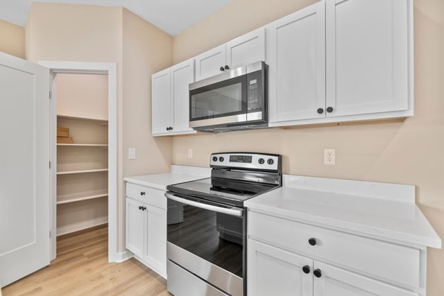 2451 W MacArthur Ct, Wichita, KS 67217