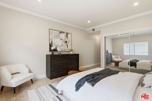 5240 Zelzah Avenue 106, Encino, CA 91316