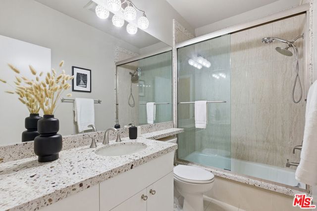 5240 Zelzah Avenue 106, Encino, CA 91316