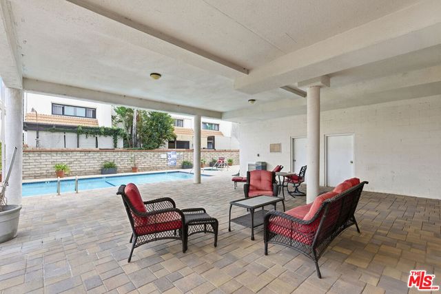 5240 Zelzah Avenue 106, Encino, CA 91316